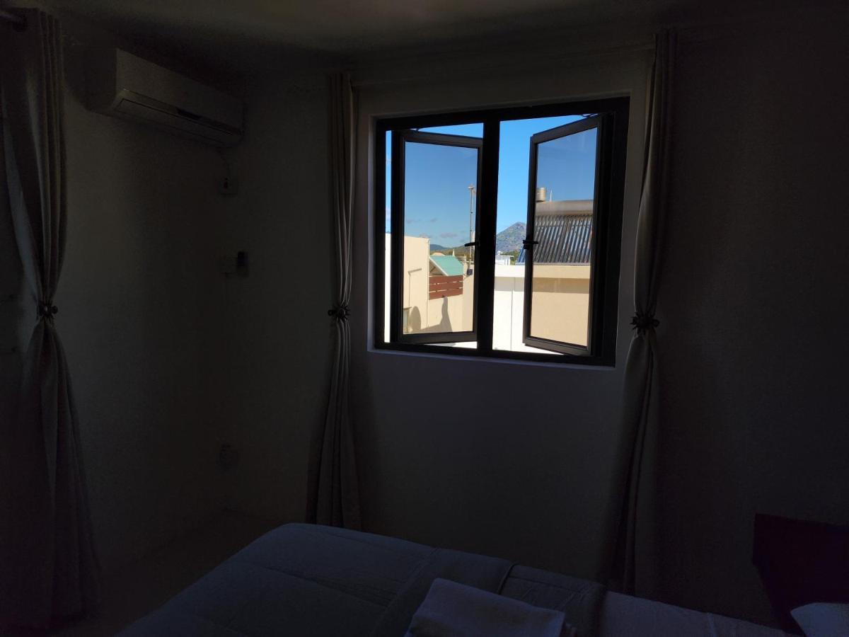 Sunsetview Beach Apartment Flic-en-Flacq Exterior foto